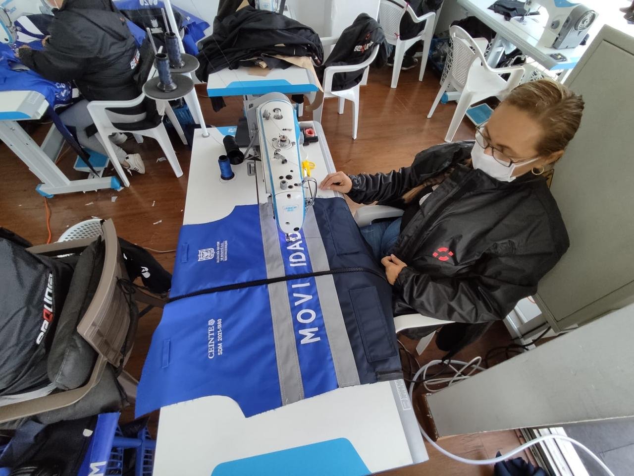 Fábrica de impermeables - imagen 6