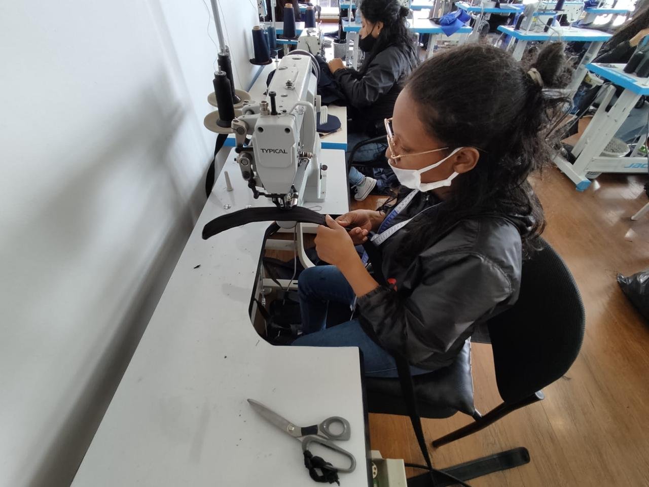 Fábrica de impermeables - imagen 8